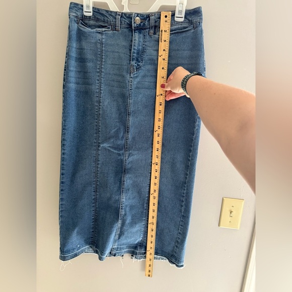 Baccini Womens Denim Skirt SZ 6 Long Pockets Back Slit Stretch Raw Hem Western - Picture 6 of 7